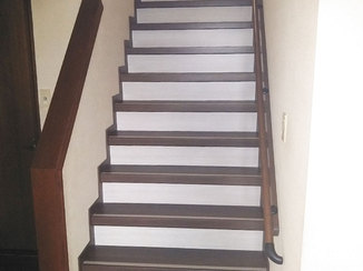 内装リフォーム お掃除が楽で、昇り降りもしやすい階段