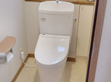 トイレリフォームお値打ちに取り替えた、清潔感あるトイレ