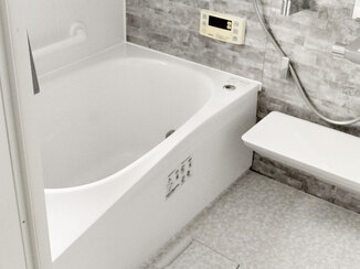バスルームリフォーム 快適に使用できる、キレイなバスルームと洗面化粧台